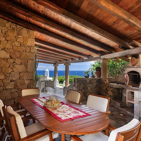 Villa Astra Fronte Mare - *